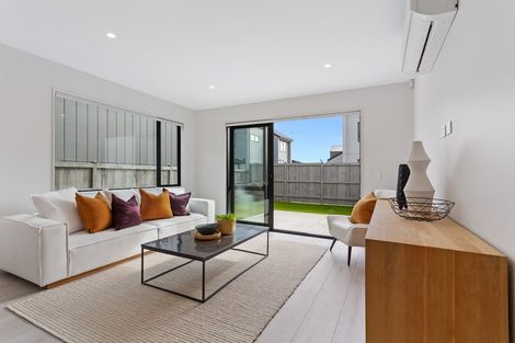 Photo of property in 17 Park Green Avenue, Rosehill, 2113