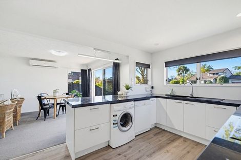 Photo of property in 1/3 Waimokihi Place, Somerfield, Christchurch, 8024