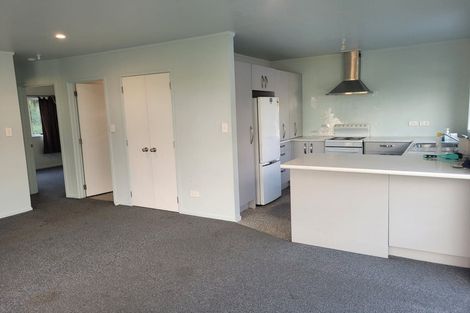 Photo of property in 5 Rickards Place, New Lynn, Auckland, 0600