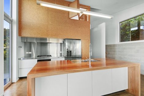 Photo of property in 13 Bella Vista, Melrose, Wellington, 6023