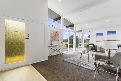 Photo of property in 116 Archibald Road, Kelston, Auckland, 0602
