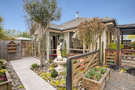 Photo of property in 4 Bluff Street, Coalgate, 7673