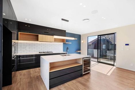 Photo of property in 4b The Parade, Bucklands Beach, Auckland, 2012