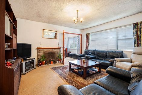 Photo of property in 35 Hereford Street, Te Atatu Peninsula, Auckland, 0610