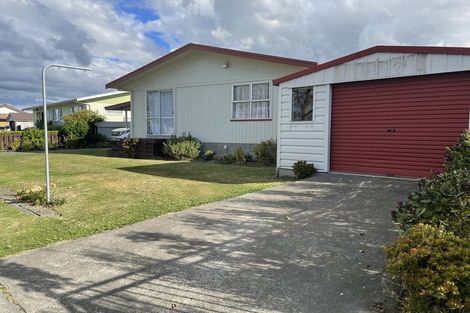 Photo of property in 17 Durham Avenue, Tamatea, Napier, 4112