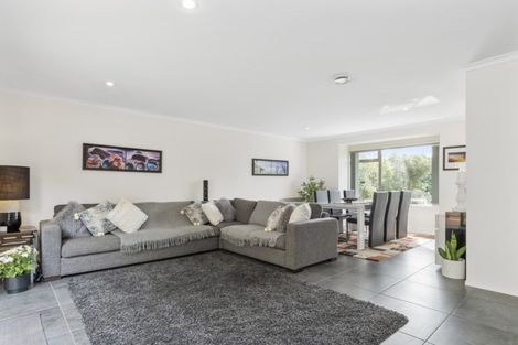 Photo of property in 52 Little John Drive, Bellevue, Tauranga, 3110