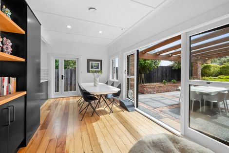 Photo of property in 20 Wallace Place, Westown, New Plymouth, 4310