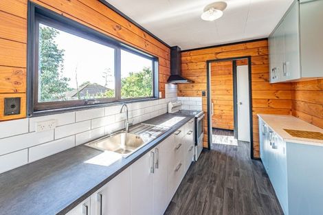 Photo of property in 35 Cross Street, Castlecliff, Whanganui, 4501