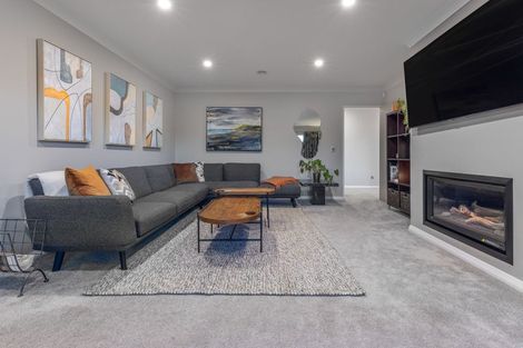 Photo of property in 1 Moss Lane, Raumati Beach, Paraparaumu, 5032