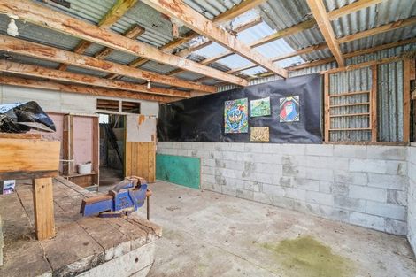 Photo of property in 31 Weraroa Road, Waverley, 4510