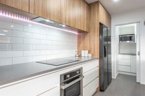 Photo of property in 19 Broadway Parade, Rolleston, 7615