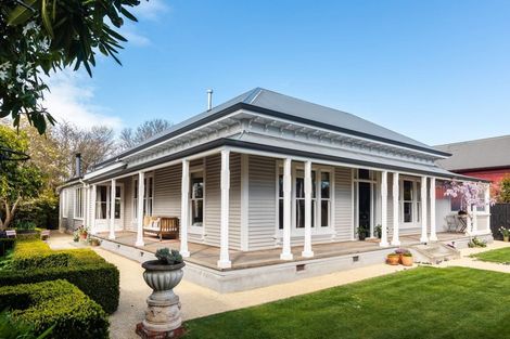 Photo of property in 42 Holly Road, St Albans, Christchurch, 8014