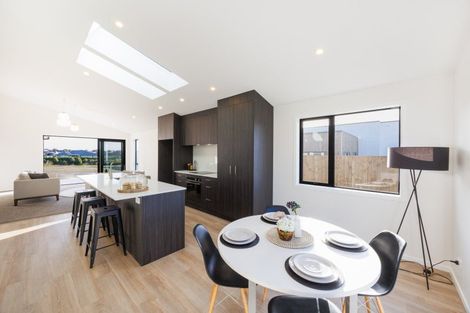 Photo of property in 75 Atlantic Drive, Fitzherbert, Palmerston North, 4410