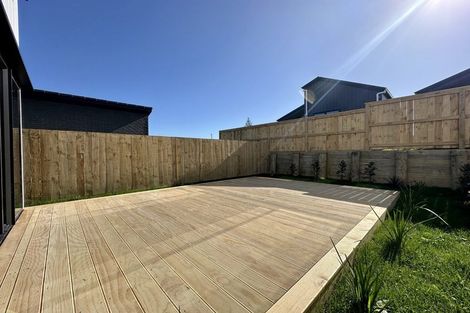 Photo of property in 32 Papai Lane, Massey, 0614