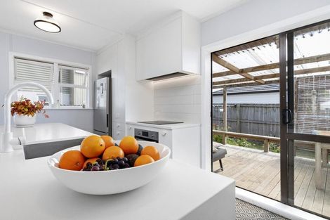 Photo of property in 19 Madill Street, Tuakau, 2121