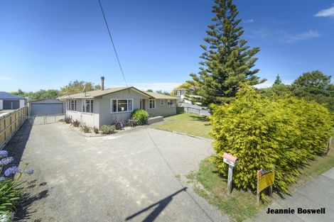 Photo of property in 22a Roberts Line, Kelvin Grove, Palmerston North, 4414