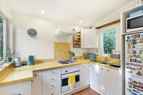 Photo of property in 6 Governor Road, Northland, Wellington, 6012