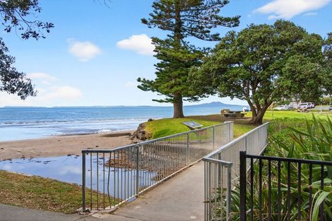 Photo of property in 1/50 Masterton Road, Rothesay Bay, Auckland, 0630