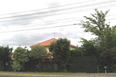 Photo of property in 2/227 Sunset Road, Sunnynook, Auckland, 0632