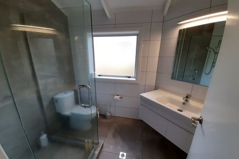 Photo of property in 14 La Roche Place, Northcote, Auckland, 0627