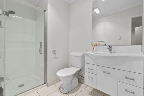 Photo of property in 15 The Track, Takanini, 2112