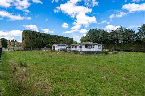 Photo of property in 1678 Kimbolton Road, Cheltenham, Feilding, 4777