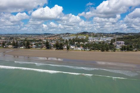 Photo of property in 5 Marine Parade, Orewa, 0931
