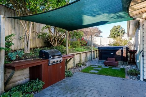 Photo of property in 6 Sumner Terrace, Aotea, Porirua, 5024