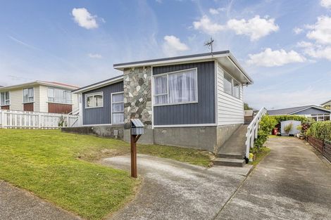 Photo of property in 15 Brora Crescent, Papakowhai, Porirua, 5024