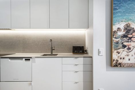 Photo of property in 15/73 Princes Street, Northcote Point, Auckland, 0627