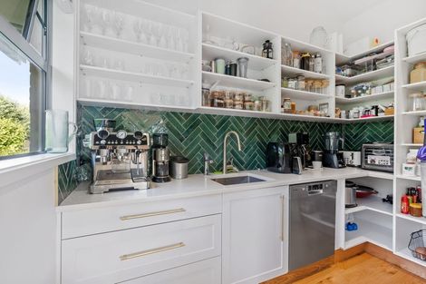 Photo of property in 6 Shearwater Lane, Point Wells, 0986