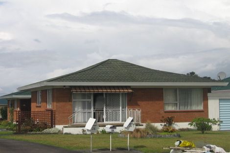 Photo of property in 22 Faith Bullock Place, New Lynn, Auckland, 0600