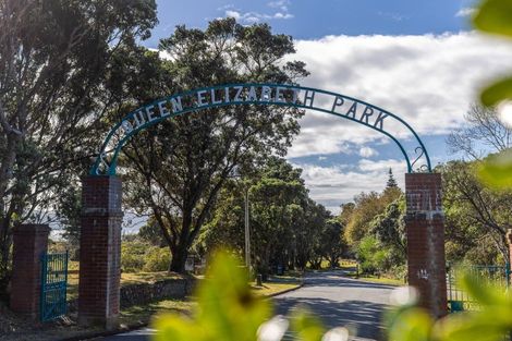 Photo of property in 166 Wellington Road, Paekakariki, 5034