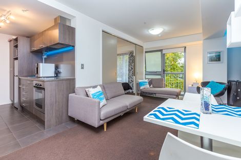 Photo of property in 2 White Road, Manurewa, Auckland, 2102