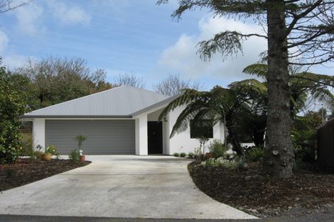 Photo of property in 6 Ngaio Street, Strandon, New Plymouth, 4312