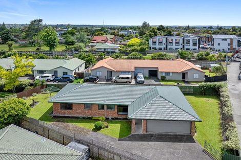Photo of property in 19 Sturges Road, Henderson, Auckland, 0612