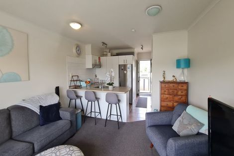 Photo of property in 2/5 Carolina Place, Albany, Auckland, 0632