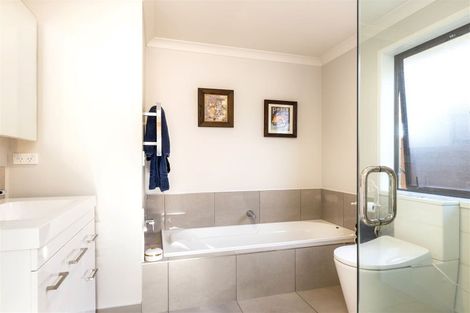 Photo of property in 2 Korari Grove, Redwoodtown, Blenheim, 7201