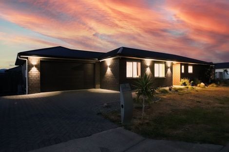 Photo of property in 1 Routhan Way, Carterton, 5713