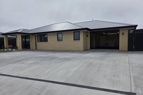 Photo of property in 13 Royal Oak Crescent, Holmes Hill, Oamaru, 9401