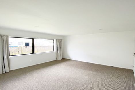 Photo of property in 3a Lyn Grove, Papamoa Beach, Papamoa, 3118