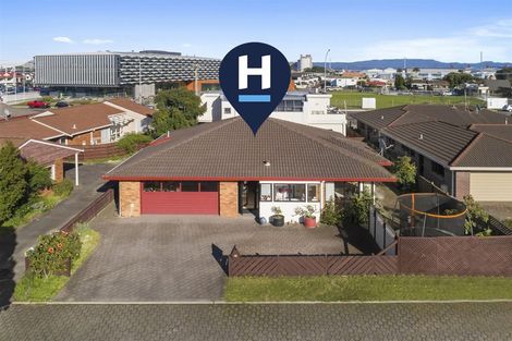 Photo of property in 24 Wells Court, Mount Maunganui, 3116