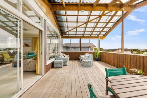 Photo of property in 1 Routley Drive, Glen Eden, Auckland, 0602