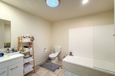 Photo of property in 7/78 Fernhill Way, Oteha, Auckland, 0632