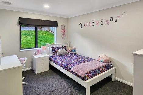 Photo of property in 16 Birkinshaw Grove, Riverstone Terraces, Upper Hutt, 5018