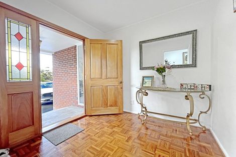 Photo of property in 27 Silverbirch Grove, Churton Park, Wellington, 6037