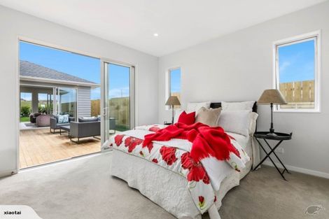 Photo of property in 137 Godfrey Drive, Orewa, 0931