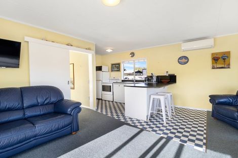 Photo of property in 50 Park Avenue, Waitarere Beach, Levin, 5510