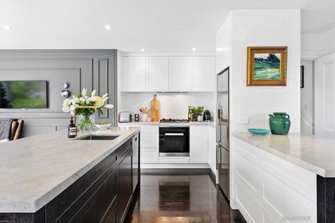 Photo of property in 18 Farm Road, Northland, Wellington, 6012