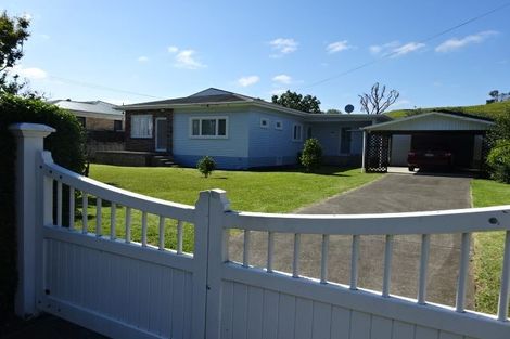 Photo of property in 37 Mcintyre Road, Mangere Bridge, Auckland, 2022